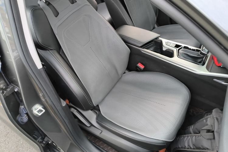 Used Geely Auto Emgrand 2023 4th Generation Champion Edition 1.5L CVT Prestige Model Right Front Seat
