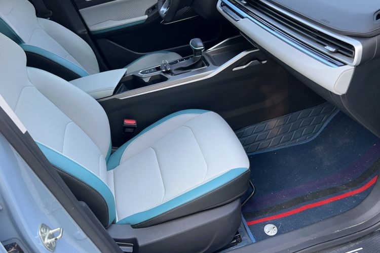 Used Geely Auto Emgrand 2023 4th Generation Champion Edition 1.5L CVT Flagship Model Right Front Seat