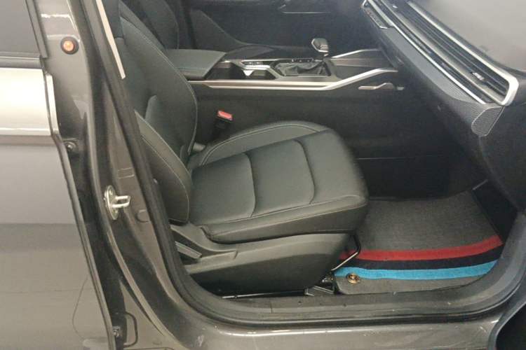Used Geely Auto Emgrand 2023 4th Generation Champion Edition 1.5L CVT Luxury Model Right Front Seat