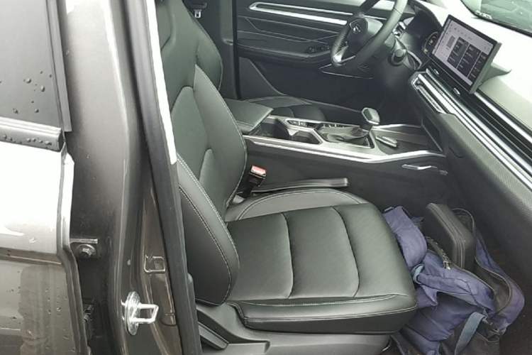 Used Geely Auto Emgrand 2023 4th Generation Champion Edition 1.5L CVT Luxury Model Right Front Seat