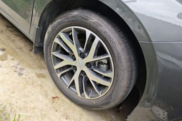 Used Geely Auto Emgrand 2023 4th Generation Champion Edition 1.5L CVT Luxury Model Right Front Wheel Hub