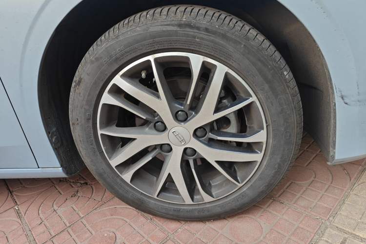 Used Geely Auto Emgrand 2023 4th Generation Champion Edition 1.5L CVT Luxury Model Right Front Wheel Hub