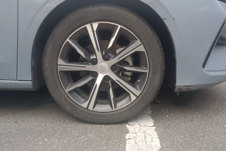 Used Geely Auto Emgrand 2023 4th Generation Champion Edition 1.5L CVT Prestige Model Right Front Wheel Hub