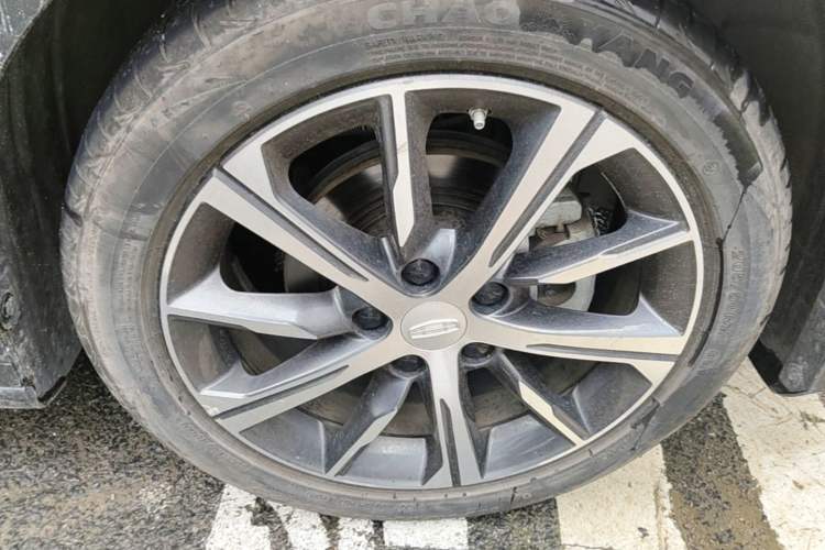 Used Geely Auto Emgrand 2023 4th Generation Champion Edition 1.5L CVT Prestige Model Right Front Wheel Hub