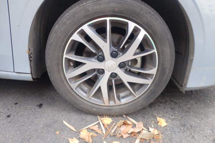 Used Geely Auto Emgrand 2023 4th Generation Champion Edition 1.5L CVT Luxury Model Right Front Wheel Hub