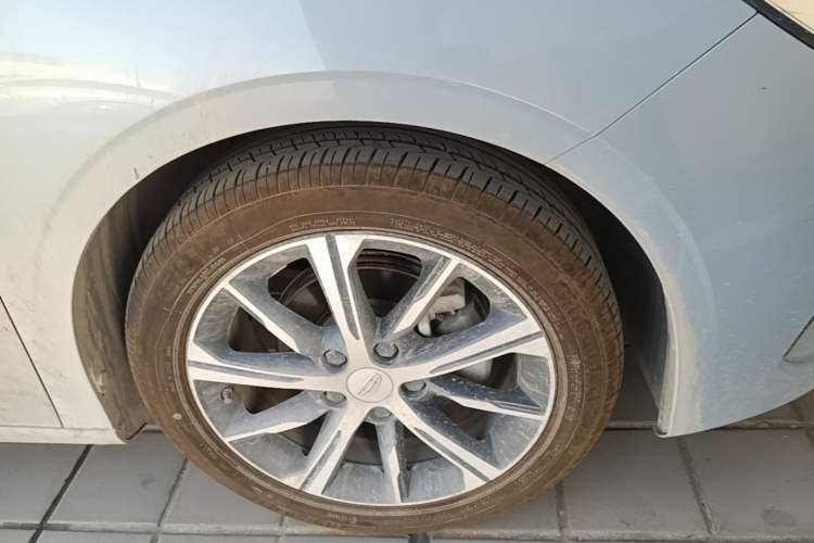 Used Geely Auto Emgrand 2023 4th Generation Champion Edition 1.5L CVT Prestige Model Right Front Wheel Hub