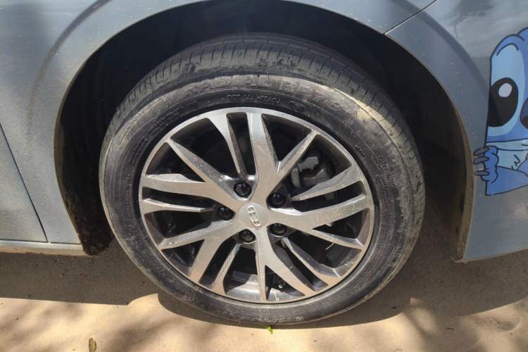 Used Geely Auto Emgrand 2023 4th Generation Champion Edition 1.5L CVT Luxury Model Right Front Wheel Hub