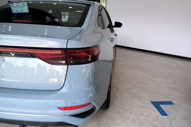 Used Geely Auto Emgrand 2023 4th Generation Champion Edition 1.5L CVT Prestige Model Right Rear Taillight