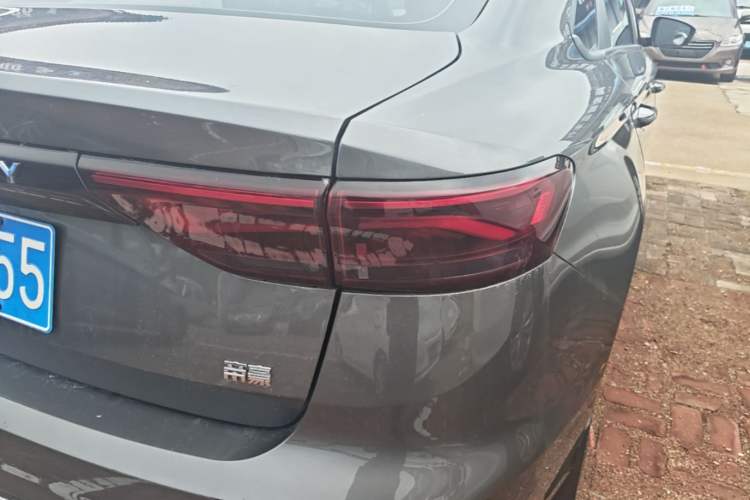 Used Geely Auto Emgrand 2023 4th Generation Champion Edition 1.5L CVT Luxury Model Right Rear Taillight