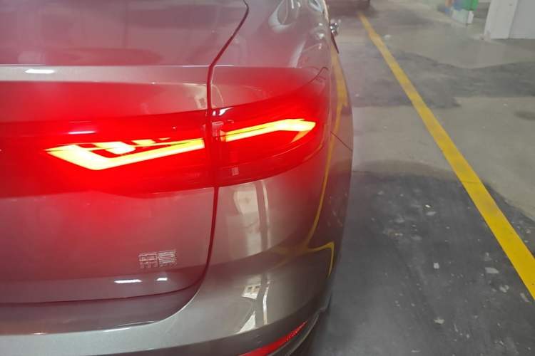 Used Geely Auto Emgrand 2023 4th Generation Champion Edition 1.5L CVT Luxury Model Right Rear Taillight