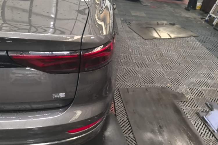 Used Geely Auto Emgrand 2023 4th Generation Champion Edition 1.5L CVT Luxury Model Right Rear Taillight