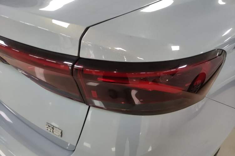 Used Geely Auto Emgrand 2023 4th Generation Champion Edition 1.5L CVT Flagship Model Right Rear Taillight