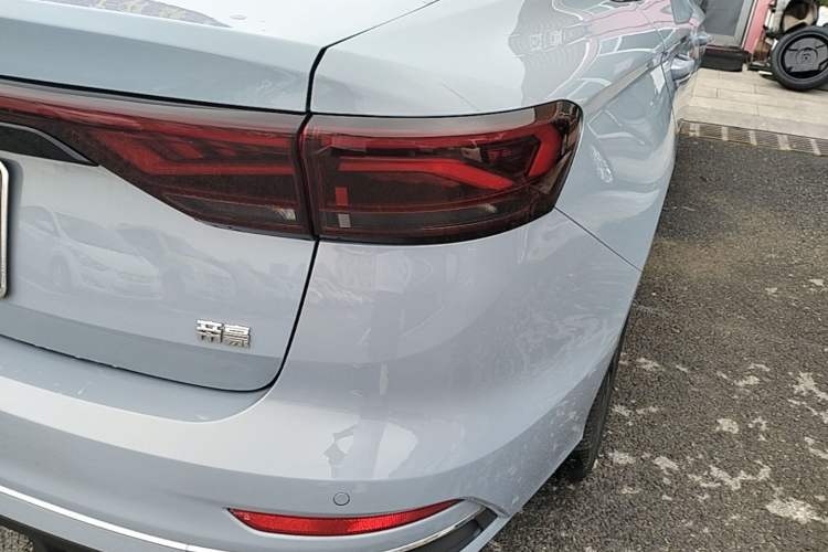 Used Geely Auto Emgrand 2023 4th Generation Champion Edition 1.5L CVT Prestige Model Right Rear Taillight