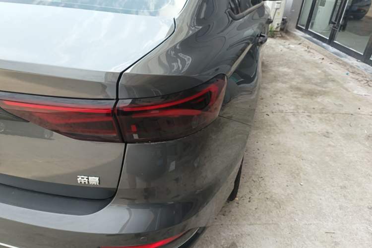 Used Geely Auto Emgrand 2023 4th Generation Champion Edition 1.5L CVT Luxury Model Right Rear Taillight