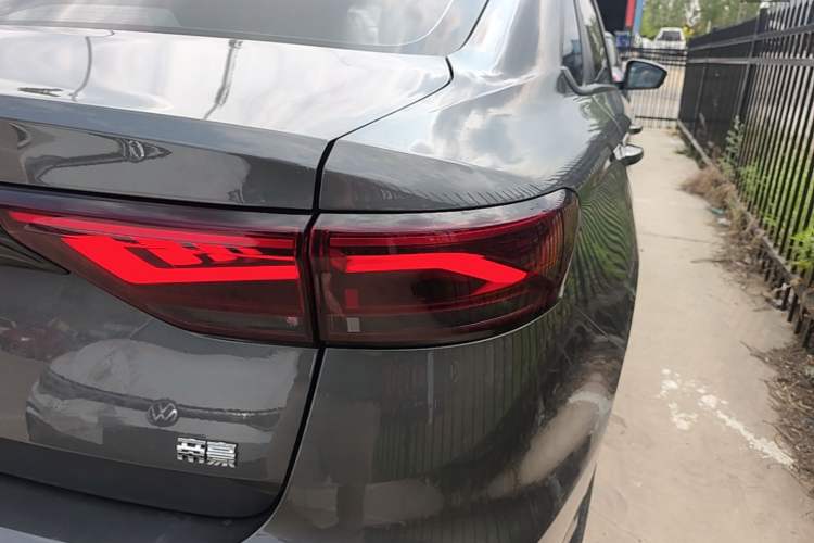 Used Geely Auto Emgrand 2023 4th Generation Champion Edition 1.5L CVT Luxury Model Right Rear Taillight