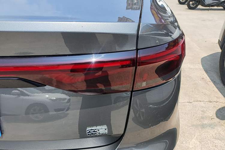 Used Geely Auto Emgrand 2023 4th Generation Champion Edition 1.5L CVT Prestige Model Right Rear Taillight
