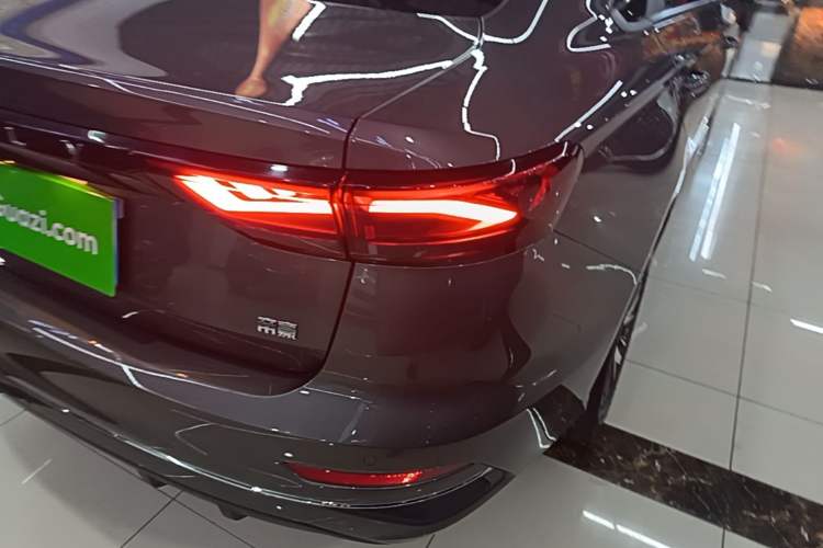 Used Geely Auto Emgrand 2023 4th Generation Champion Edition 1.5L CVT Luxury Model Right Rear Taillight