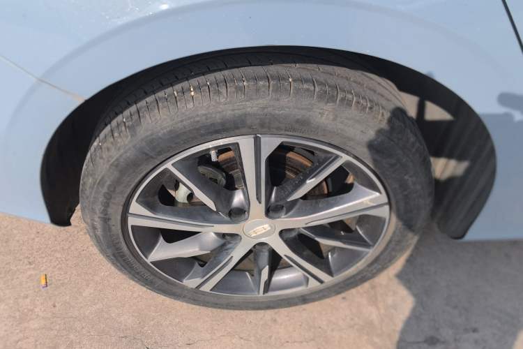 Used Geely Auto Emgrand 2023 4th Generation Champion Edition 1.5L CVT Prestige Model Right Rear Wheel Hub