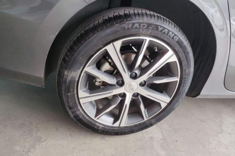 Used Geely Auto Emgrand 2023 4th Generation Champion Edition 1.5L CVT Prestige Model Right Rear Wheel Hub