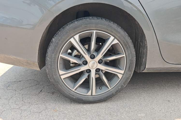 Used Geely Auto Emgrand 2023 4th Generation Champion Edition 1.5L CVT Prestige Model Right Rear Wheel Hub