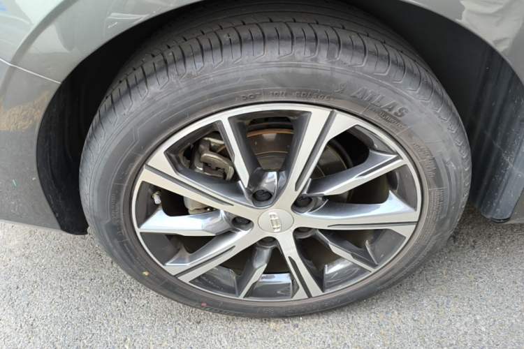 Used Geely Auto Emgrand 2023 4th Generation Champion Edition 1.5L CVT Prestige Model Right Rear Wheel Hub