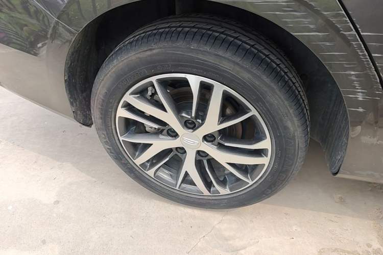 Used Geely Auto Emgrand 2023 4th Generation Champion Edition 1.5L CVT Luxury Model Right Rear Wheel Hub