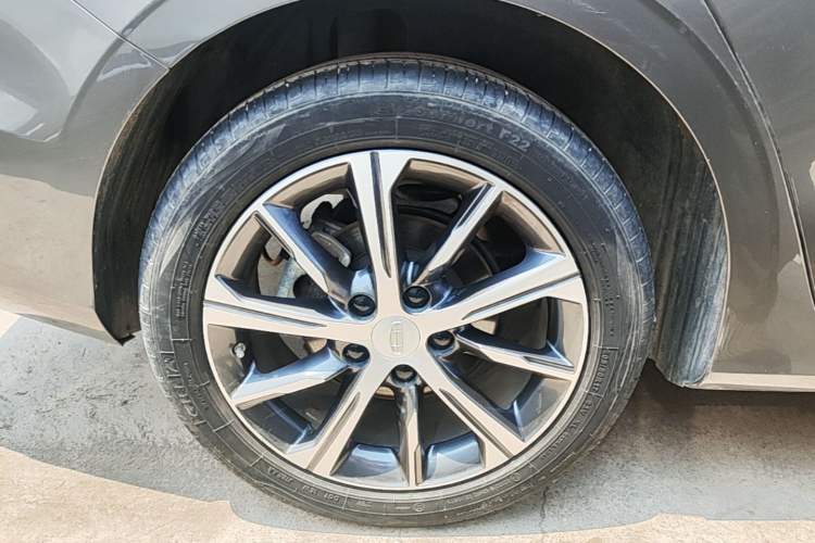 Used Geely Auto Emgrand 2023 4th Generation Champion Edition 1.5L CVT Prestige Model Right Rear Wheel Hub