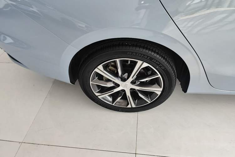 Used Geely Auto Emgrand 2023 4th Generation Champion Edition 1.5L CVT Flagship Model Right Rear Wheel Hub