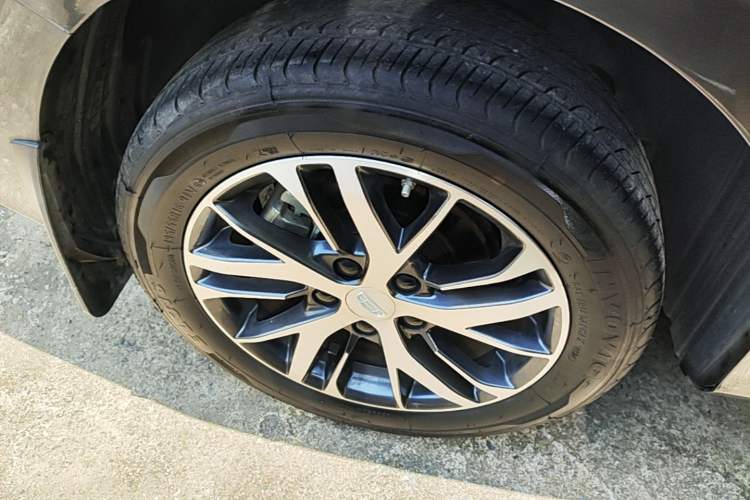 Used Geely Auto Emgrand 2023 4th Generation Champion Edition 1.5L CVT Luxury Model Right Rear Wheel Hub