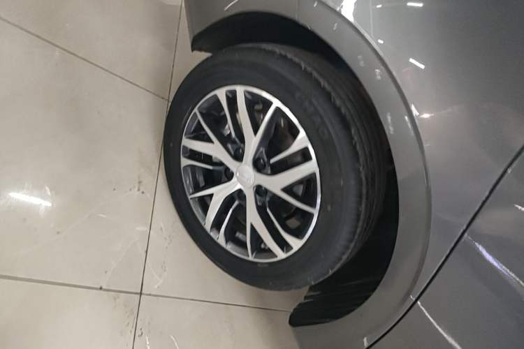 Used Geely Auto Emgrand 2023 4th Generation Champion Edition 1.5L CVT Luxury Model Right Rear Wheel Hub
