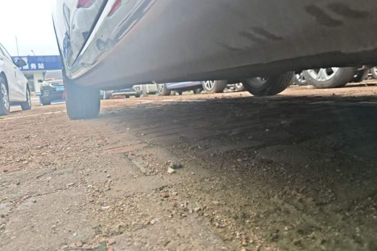 Used Geely Auto Emgrand 2023 4th Generation Champion Edition 1.5L CVT Luxury Model Right Side Sill