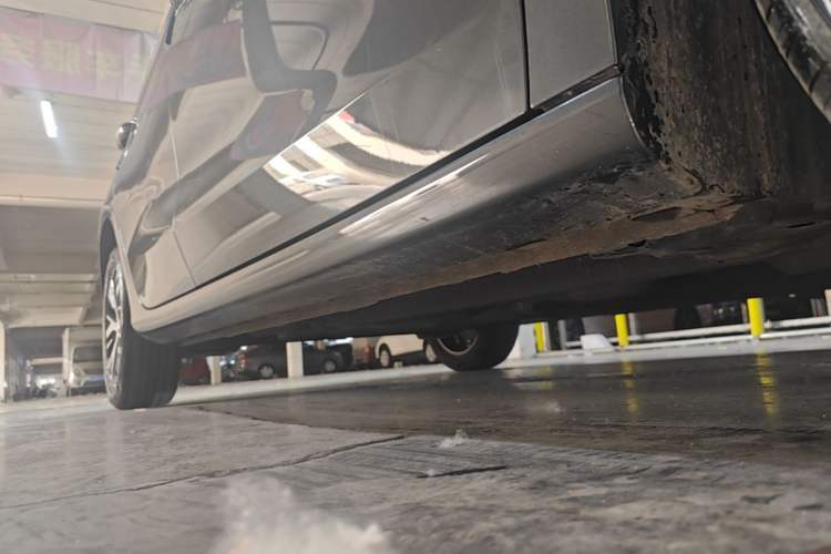 Used Geely Auto Emgrand 2023 4th Generation Champion Edition 1.5L CVT Luxury Model Right Side Sill