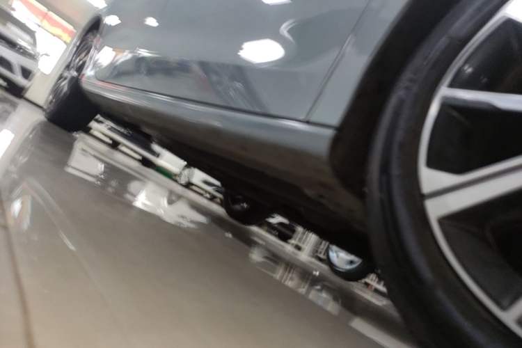 Used Geely Auto Emgrand 2023 4th Generation Champion Edition 1.5L CVT Flagship Model Right Side Sill