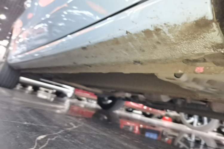 Used Geely Auto Emgrand 2023 4th Generation Champion Edition 1.5L CVT Prestige Model Right Side Sill