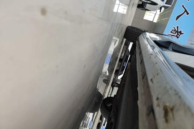 Used Geely Auto Emgrand 2023 4th Generation Champion Edition 1.5L CVT Flagship Model Right Side Sill