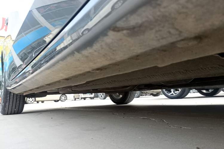Used Geely Auto Emgrand 2023 4th Generation Champion Edition 1.5L Manual Luxury Model Right Side Sill
