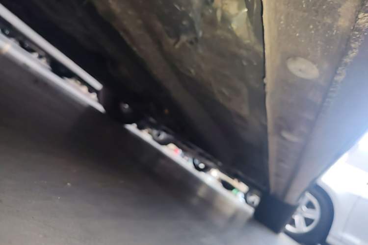 Used Geely Auto Emgrand 2023 4th Generation Champion Edition 1.5L CVT Prestige Model Right Side Sill