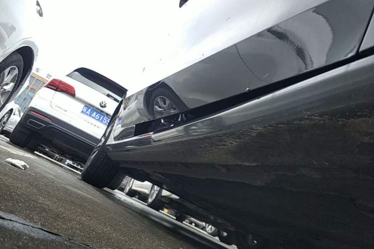 Used Geely Auto Emgrand 2023 4th Generation Champion Edition 1.5L CVT Luxury Model Right Side Sill