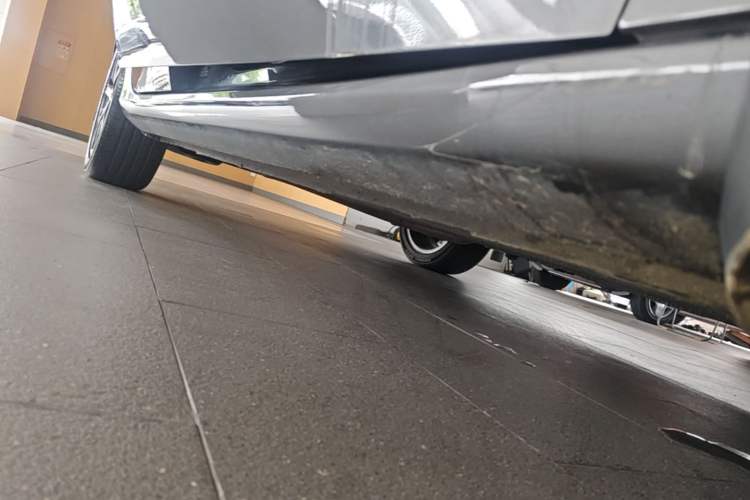 Used Geely Auto Emgrand 2023 4th Generation Champion Edition 1.5L CVT Prestige Model Right Side Sill