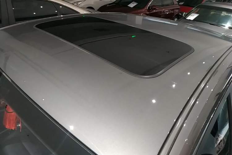 Used Geely Auto Emgrand 2023 4th Generation Champion Edition 1.5L CVT Prestige Model Roof