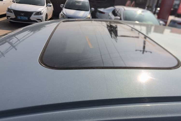 Used Geely Auto Emgrand 2023 4th Generation Champion Edition 1.5L CVT Prestige Model Roof