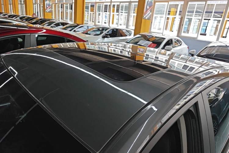 Used Geely Auto Emgrand 2023 4th Generation Champion Edition 1.5L CVT Prestige Model Roof