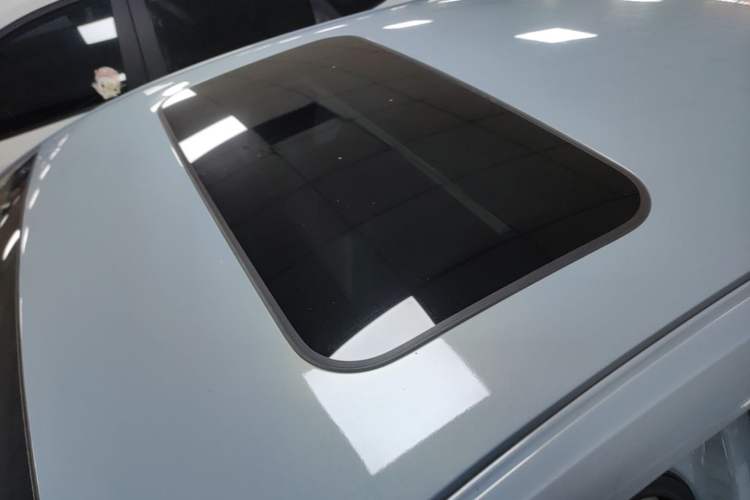 Used Geely Auto Emgrand 2023 4th Generation Champion Edition 1.5L CVT Flagship Model Roof