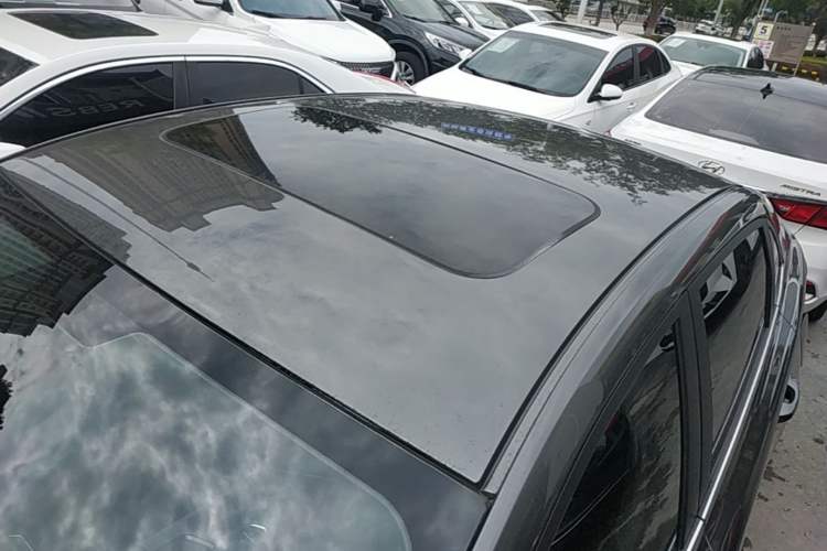Used Geely Auto Emgrand 2023 4th Generation Champion Edition 1.5L CVT Prestige Model Roof