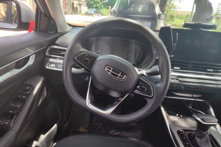 Used Geely Auto Emgrand 2023 4th Generation Champion Edition 1.5L CVT Luxury Model Steering Wheel