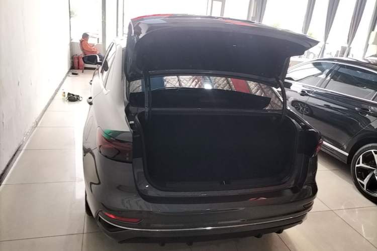Used Geely Auto Emgrand 2023 4th Generation Champion Edition 1.5L CVT Prestige Model Trunk