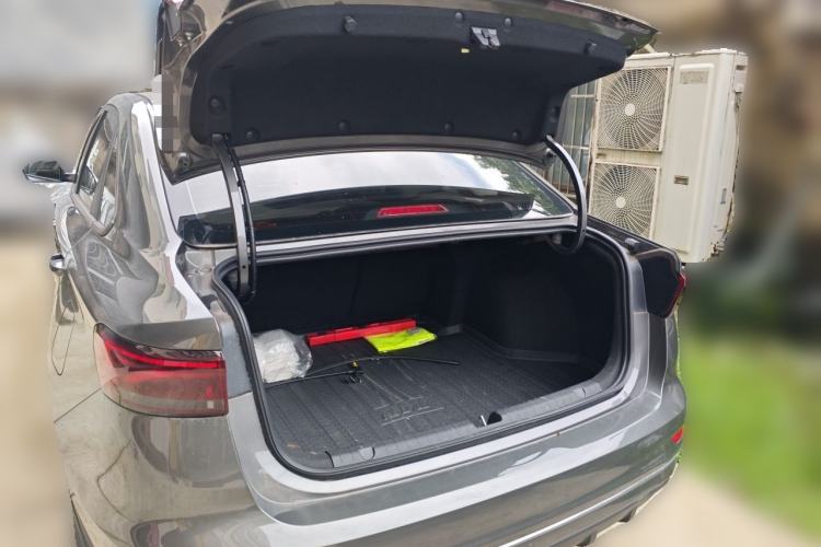 Used Geely Auto Emgrand 2023 4th Generation Champion Edition 1.5L CVT Luxury Model Trunk