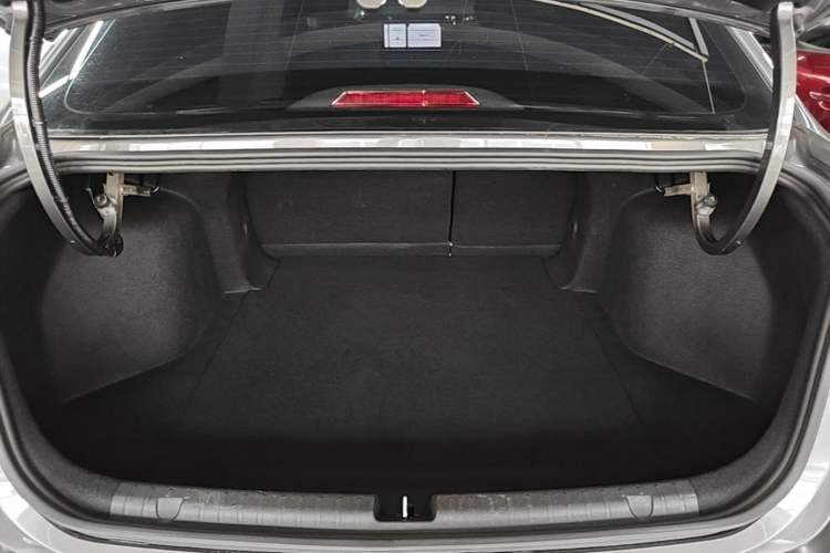 Used Geely Auto Emgrand 2023 4th Generation Champion Edition 1.5L CVT Prestige Model Trunk