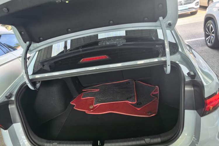Used Geely Auto Emgrand 2023 4th Generation Champion Edition 1.5L CVT Prestige Model Trunk