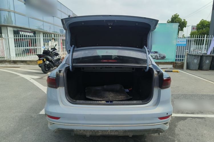 Used Geely Auto Emgrand 2023 4th Generation Champion Edition 1.5L CVT Flagship Model Trunk